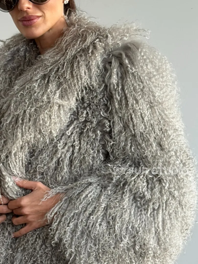 Серая шуба из ламы