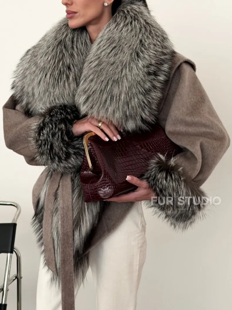 Полупальто с мехом чернобурки - фото 3