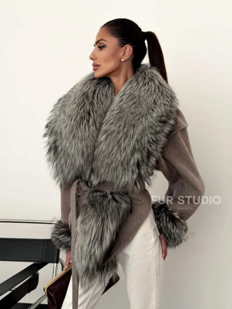 Полупальто с мехом чернобурки - фото 5