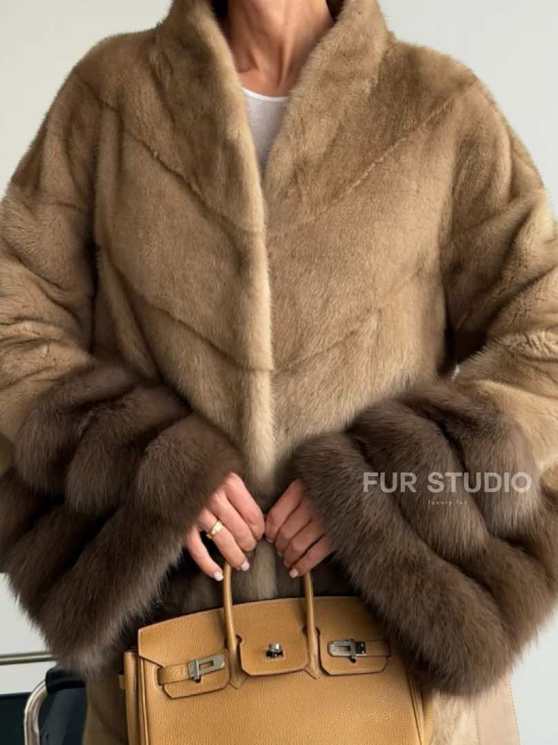 Бежевая норковая шуба с отделкой на рукавах из куницы - фото 1