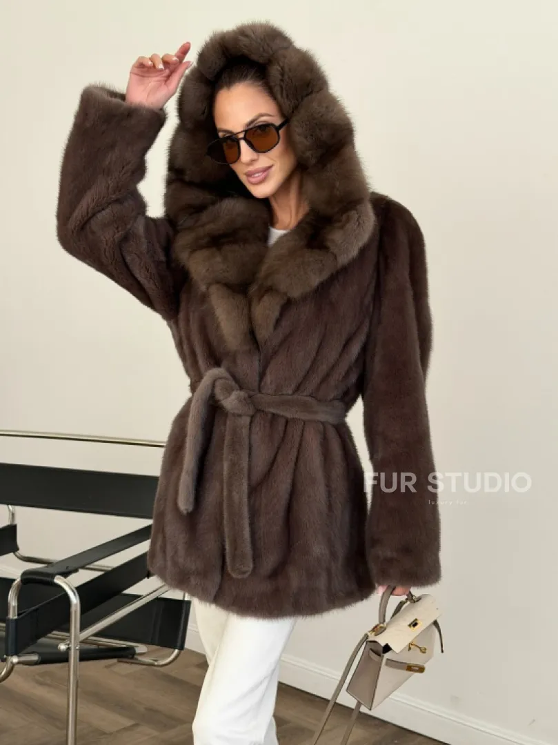 Коричневый норковый полушубок с мехом куницы - фото 4