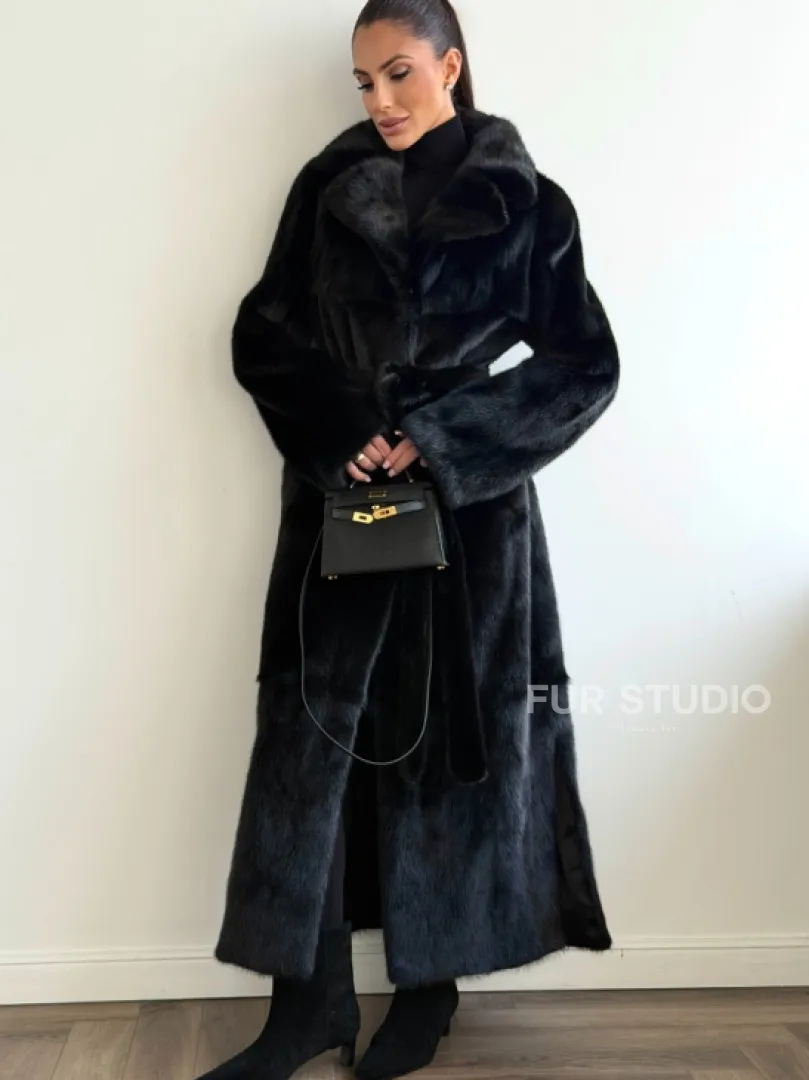 Черная шуба из меха норки - классический стиль