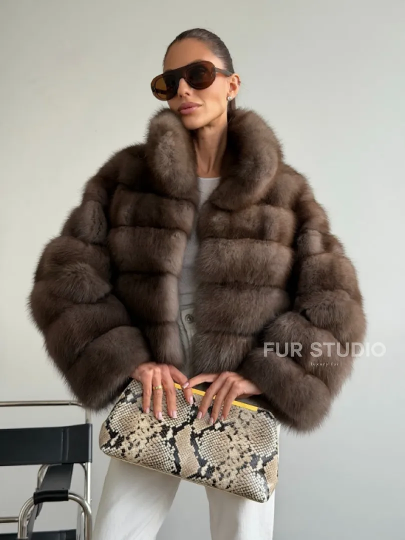 Короткая шуба из куницы - цвет трюфель - фото 8