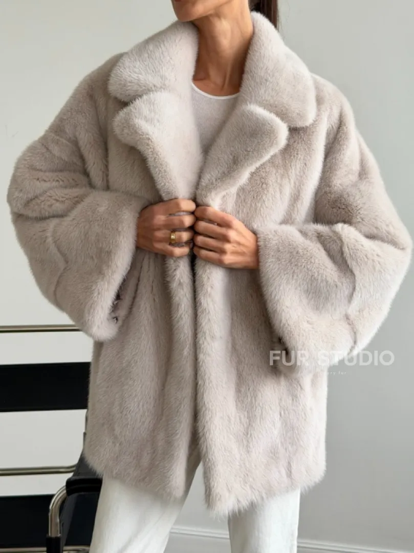 Светлый норковый полушубок - английский воротник