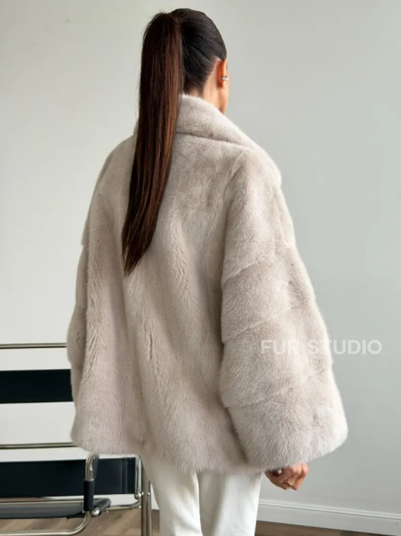 Светлый норковый полушубок - английский воротник