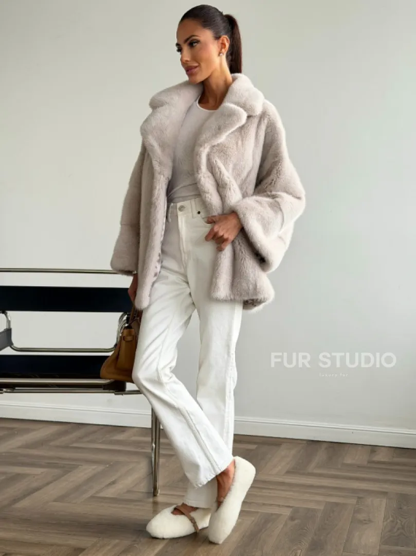 Светлый норковый полушубок - английский воротник