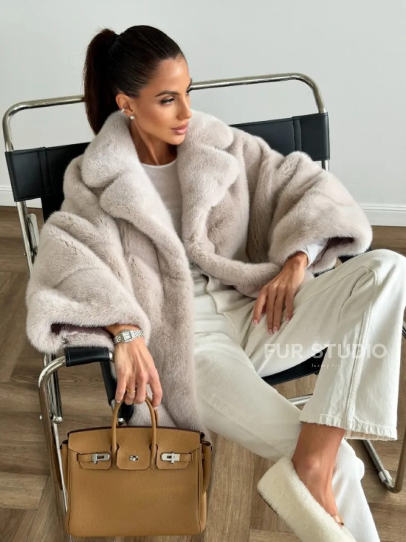 Светлый норковый полушубок - английский воротник