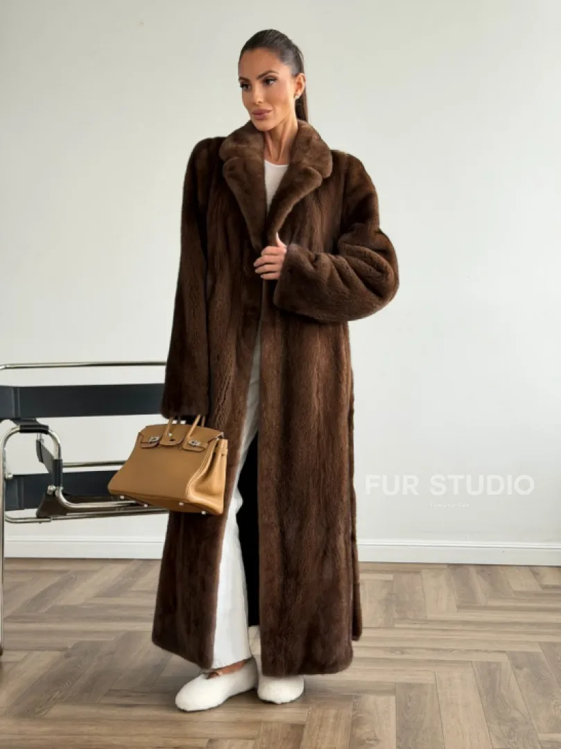 Прямая шуба из норки с поясом