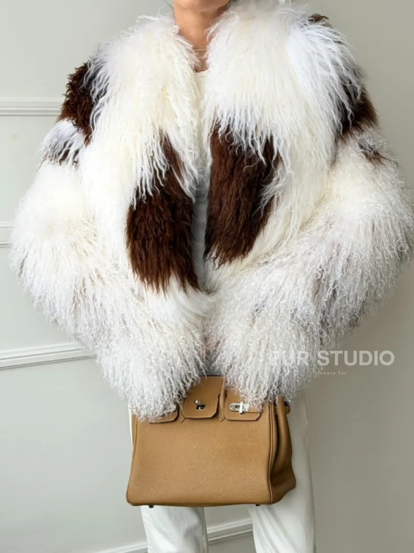 Шубка из ламы бело-коричневая - фото 1