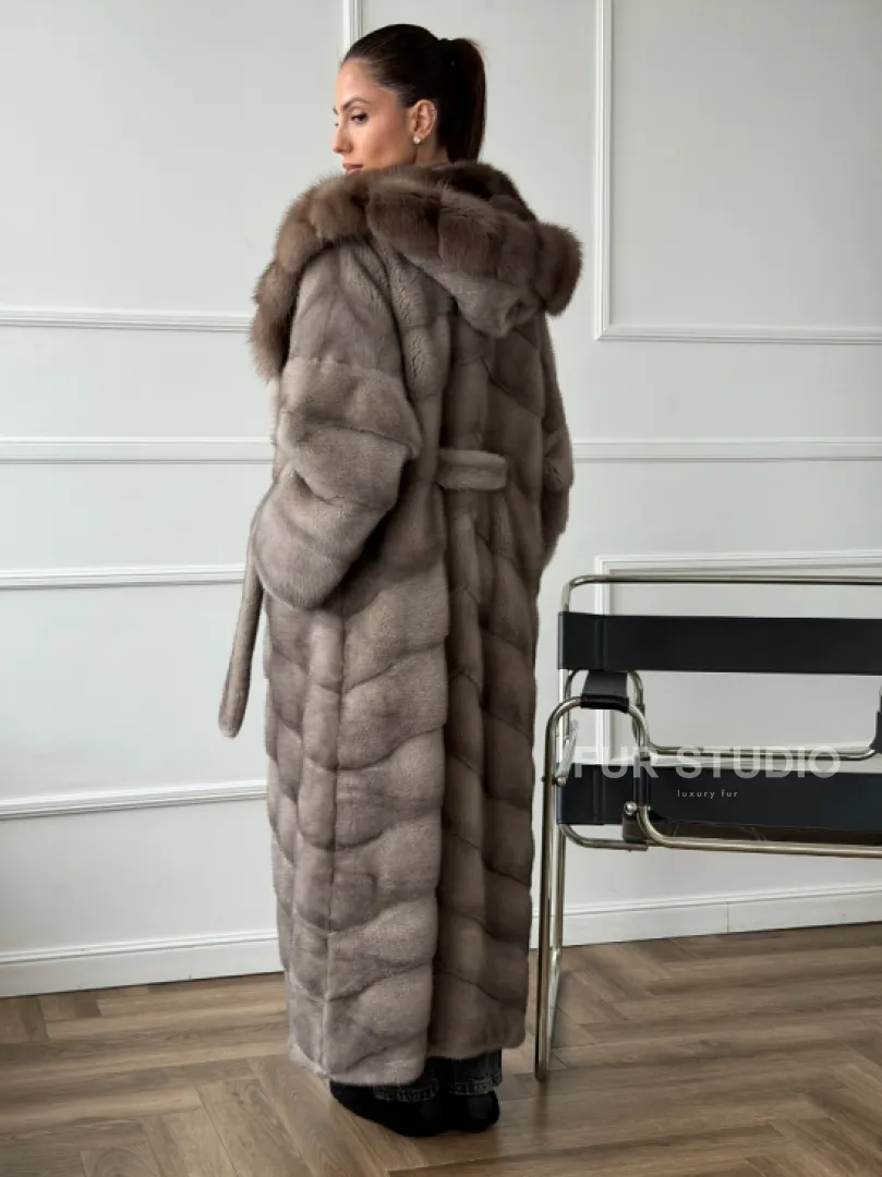 Шуба-кимоно норка в пол с капюшоном куница