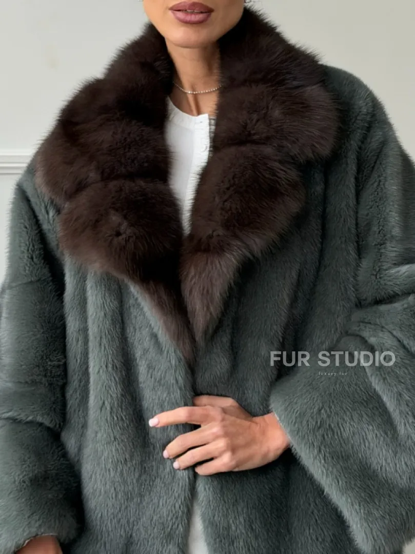 Красивая шуба из меха норки с воротником из куницы - фото 1