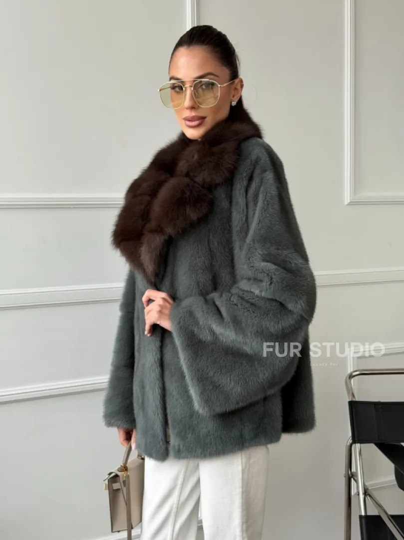 Красивая шуба из меха норки с воротником из куницы - фото 7