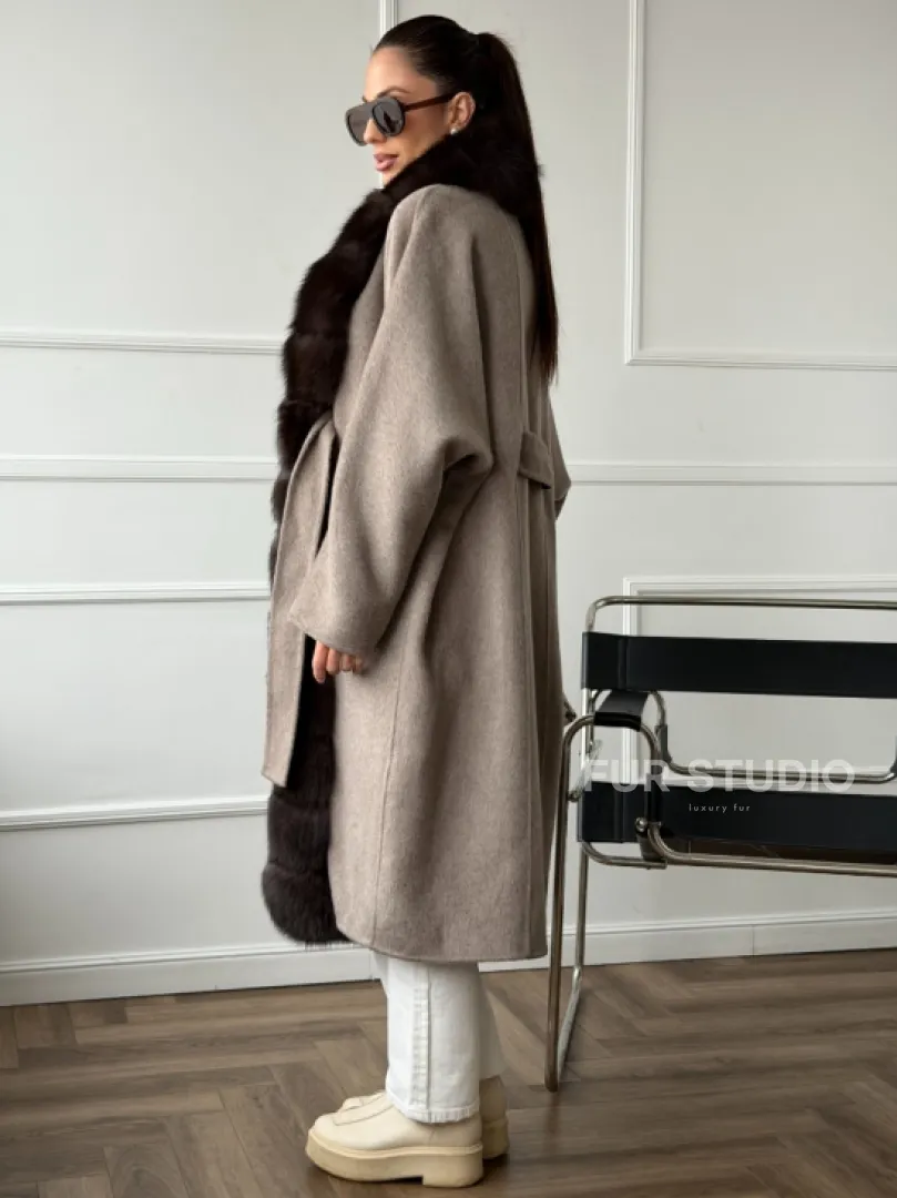 Длинное пальто с мехом финского песца