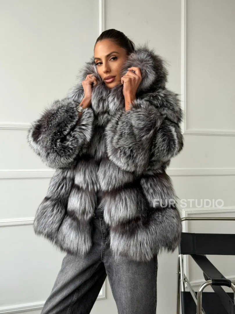 Шуба из меха чернобурки с капюшоном - серая - фото 8