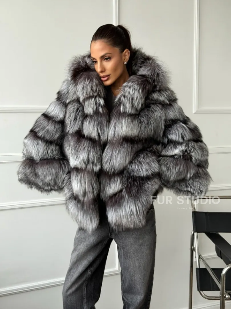 Шуба из меха чернобурки с капюшоном - серая