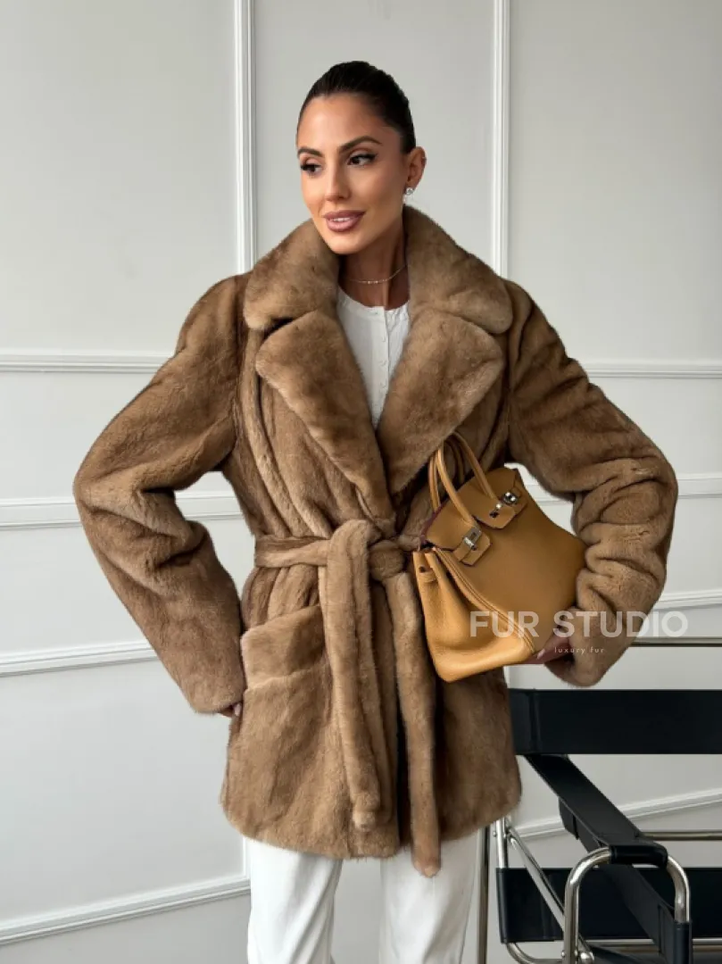 Полушубок норковый пастель с меховым поясом - фото 9