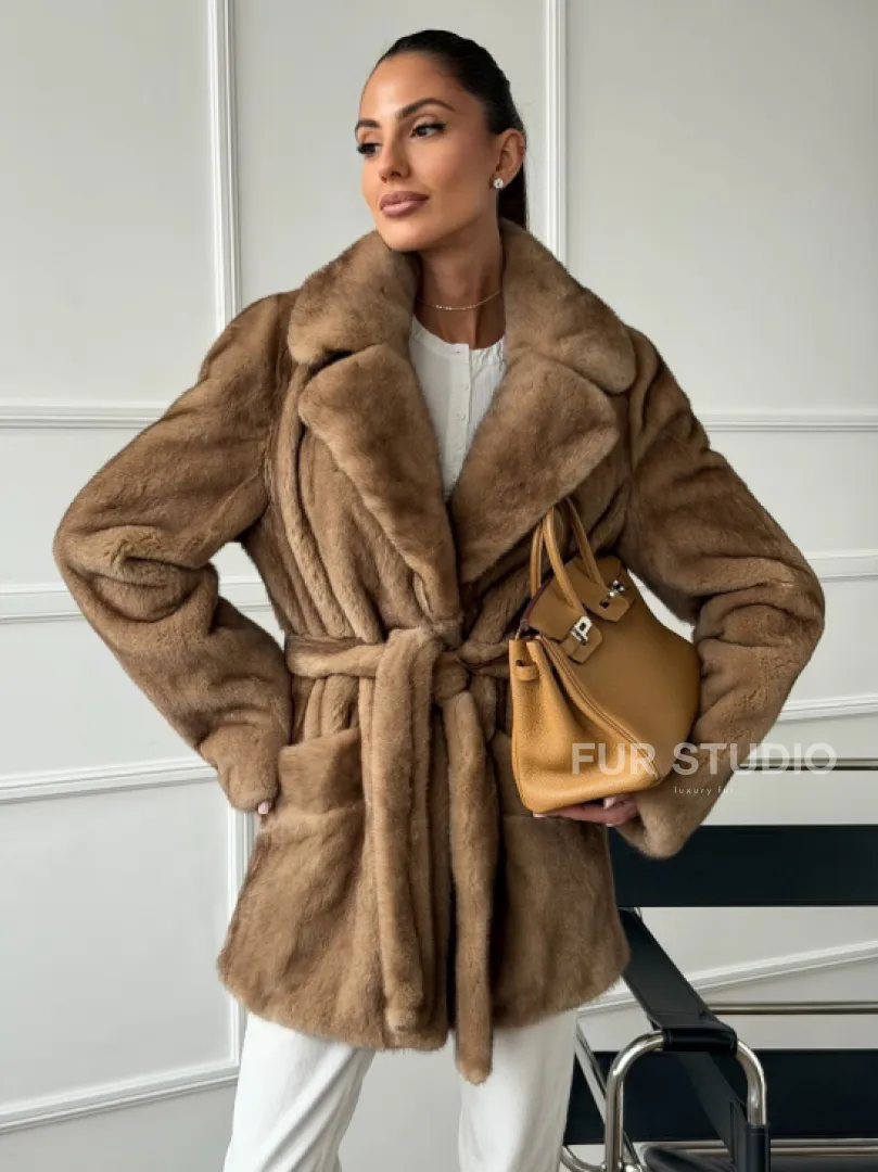 Полушубок норковый пастель с меховым поясом - фото 7