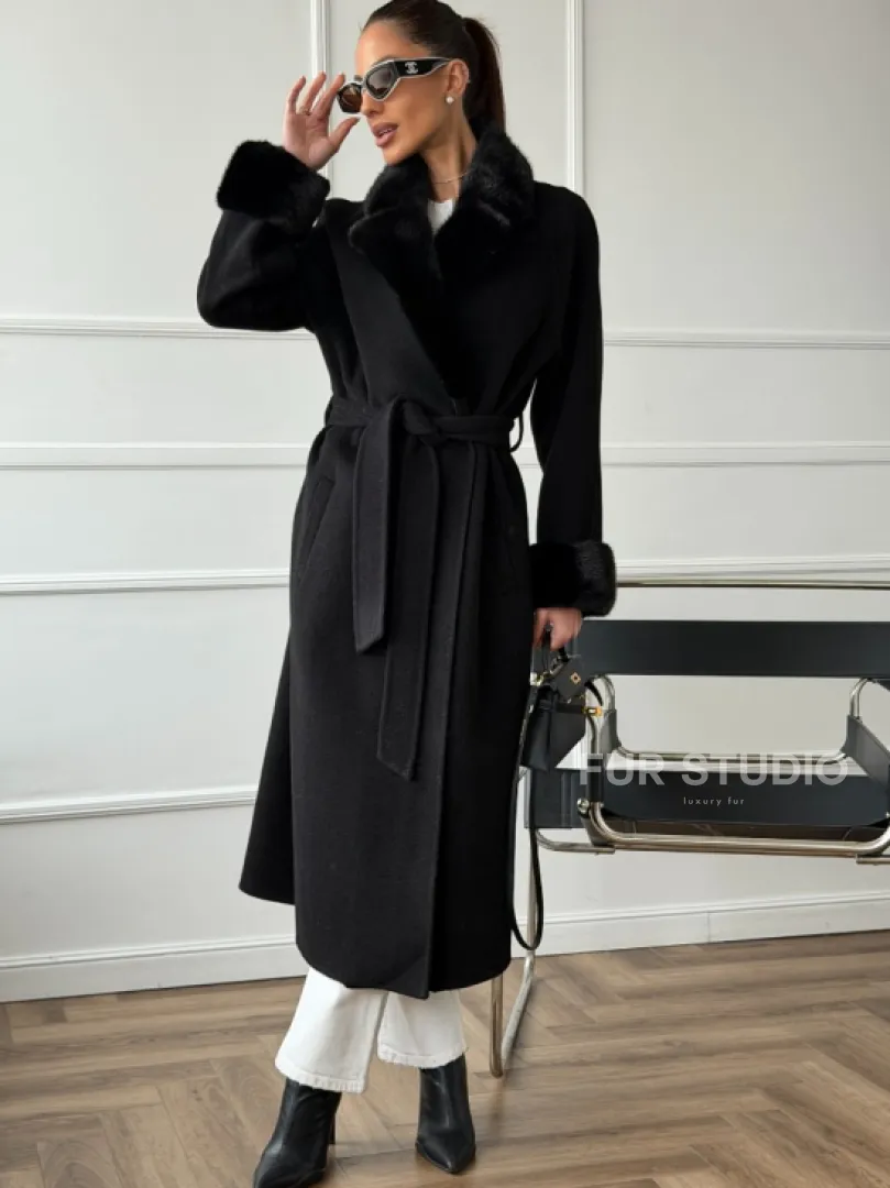 Черное пальто с мехом норки - фото 5