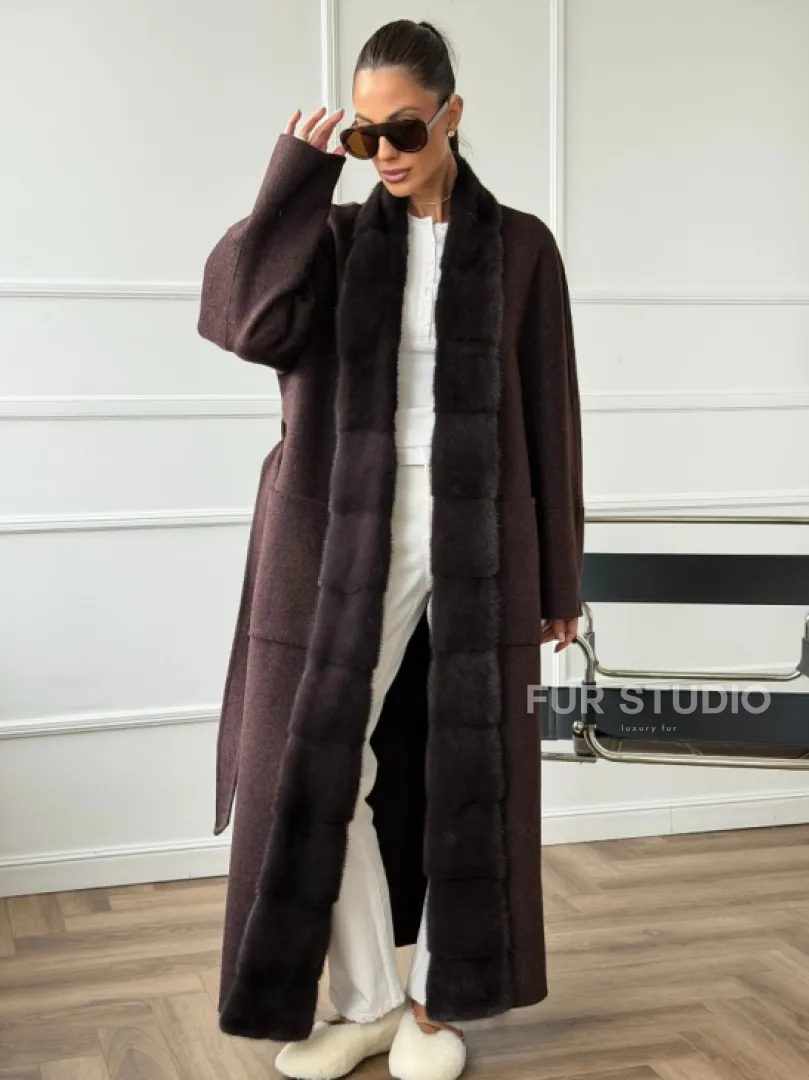 Длинное демисезонное пальто с мехом норки - фото 6