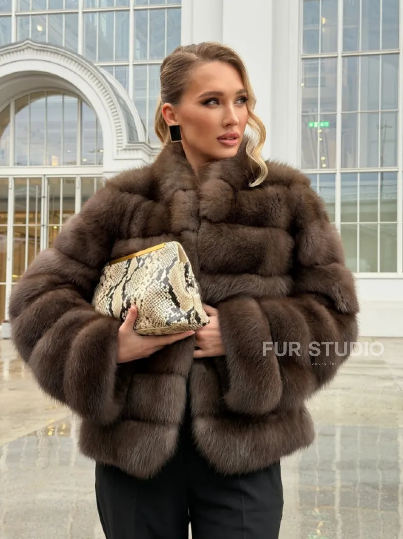 Меховой жакет из куницы - фото 21