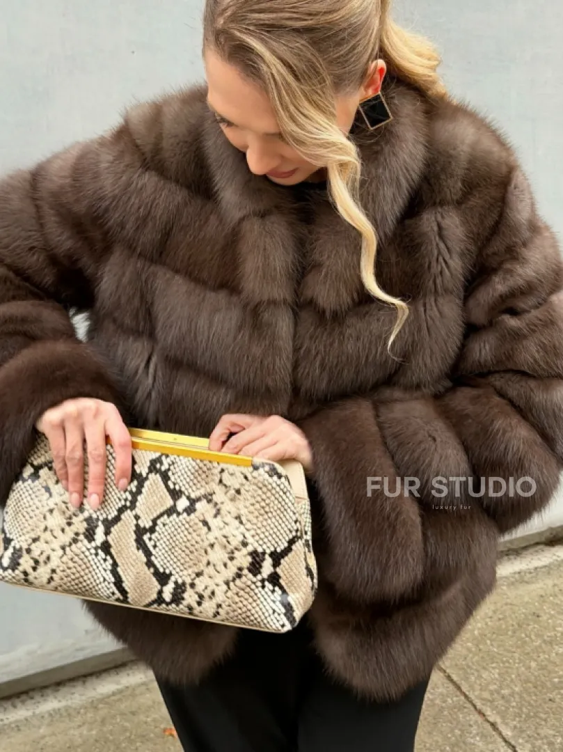 Меховой жакет из куницы - фото 7