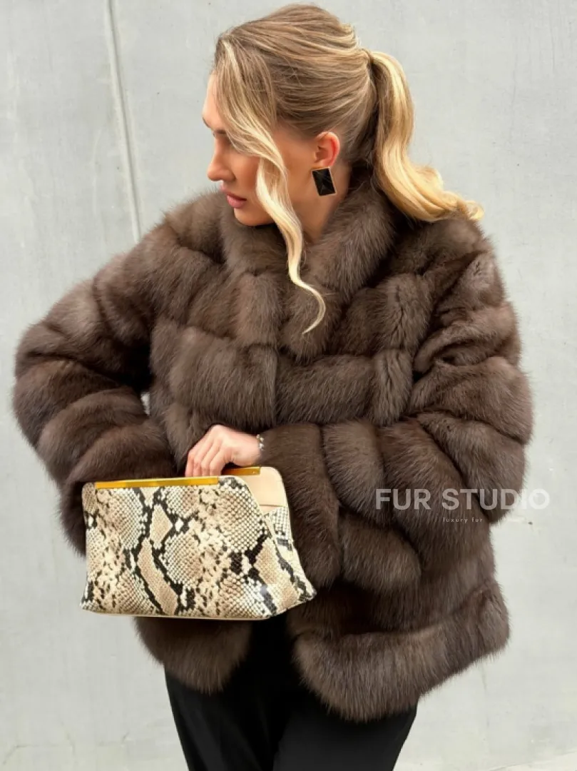 Меховой жакет из куницы - фото 9