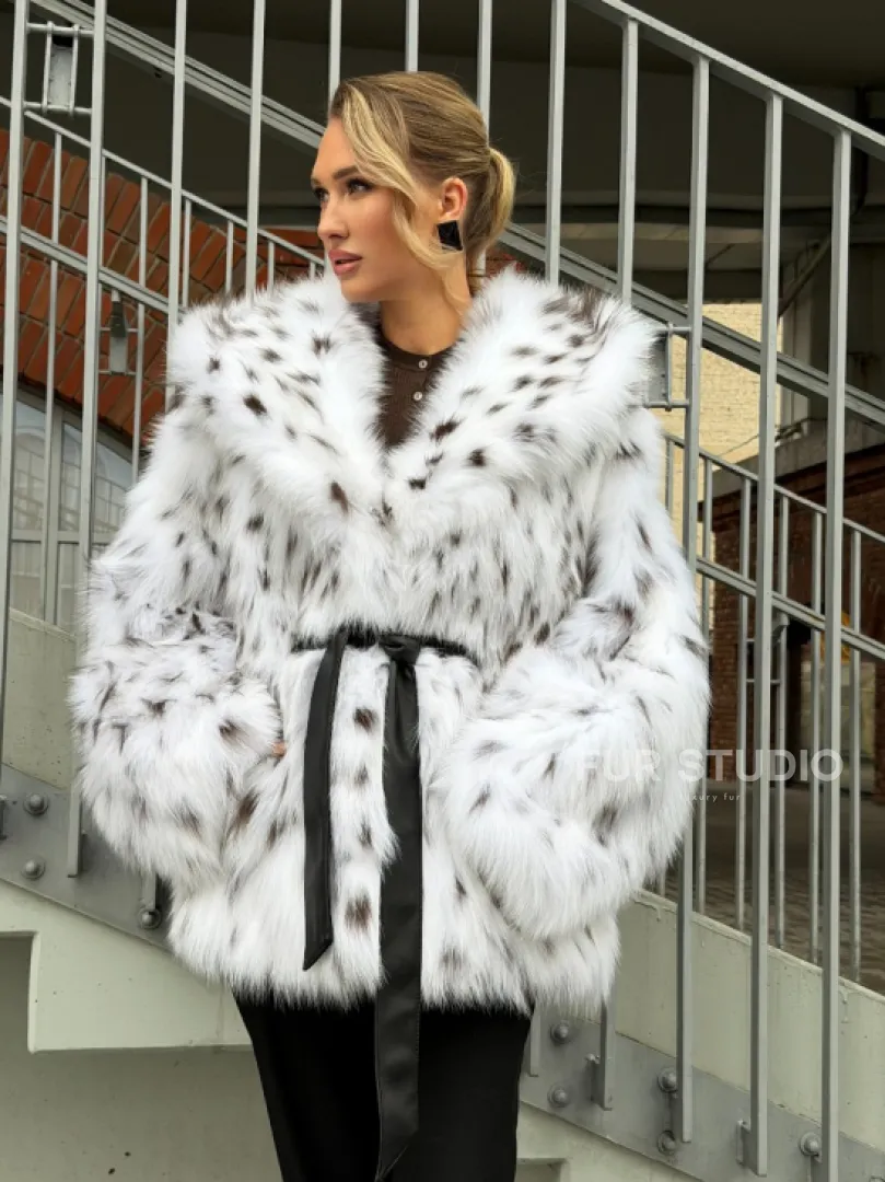 Шуба из лисьего меха под рысь с капюшоном