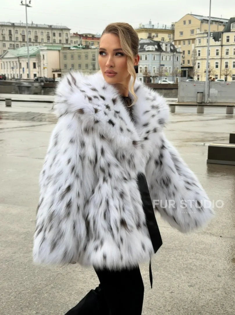 Шуба из лисьего меха под рысь с капюшоном