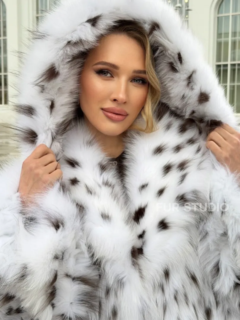 Шуба из лисьего меха под рысь с капюшоном - фото 4