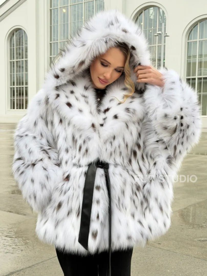 Шуба из лисьего меха под рысь с капюшоном