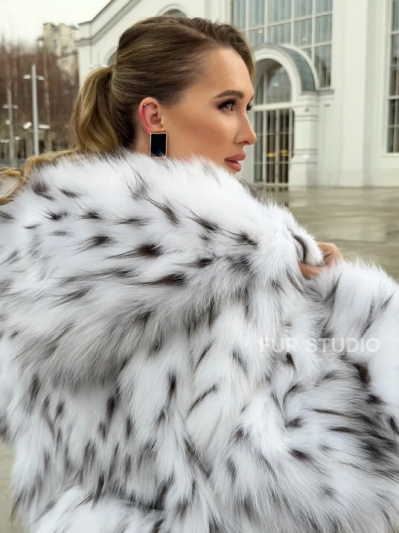 Шуба из лисьего меха под рысь с капюшоном