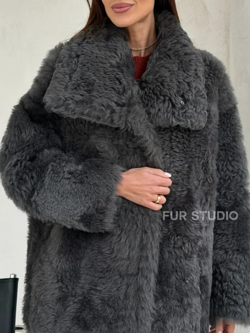 Серая дубленка из тиградо