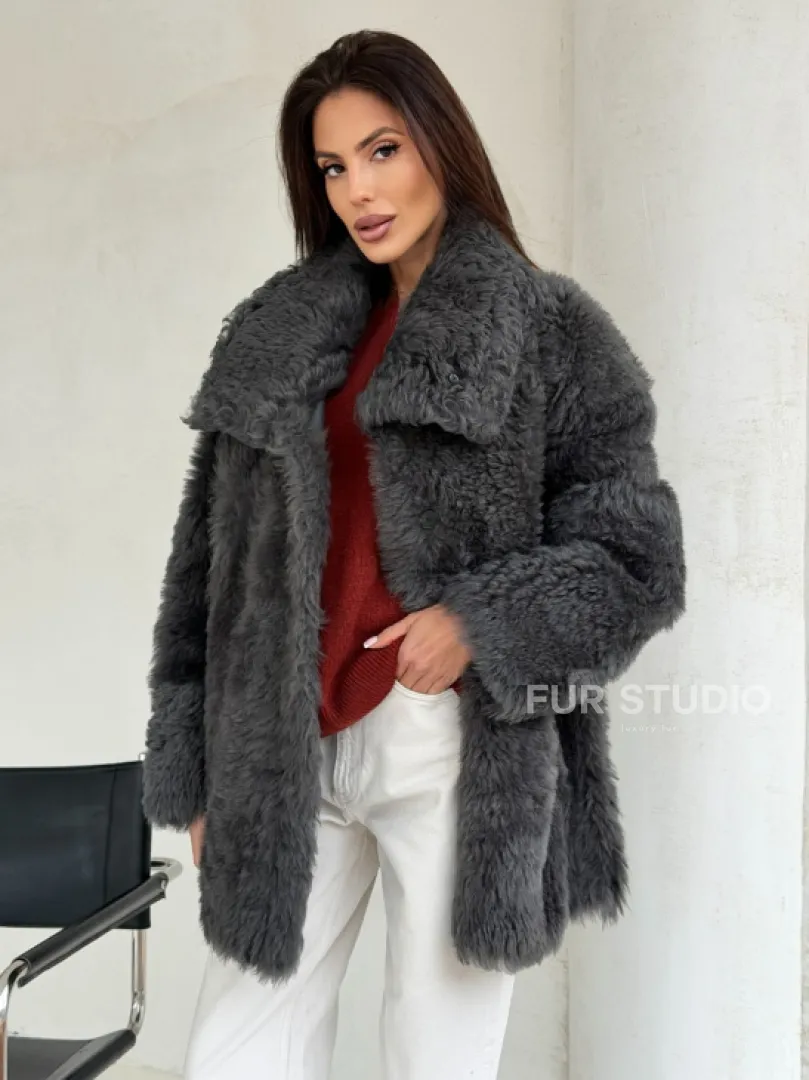 Серая дубленка из тиградо