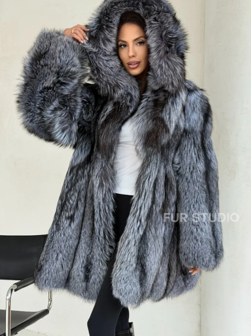 Шуба из натурального меха чернобурки с капюшоном - фото 4