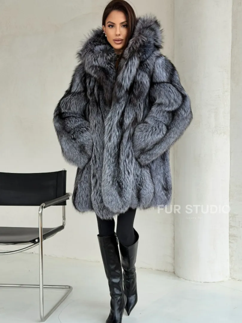 Шуба из натурального меха чернобурки с капюшоном - фото 6