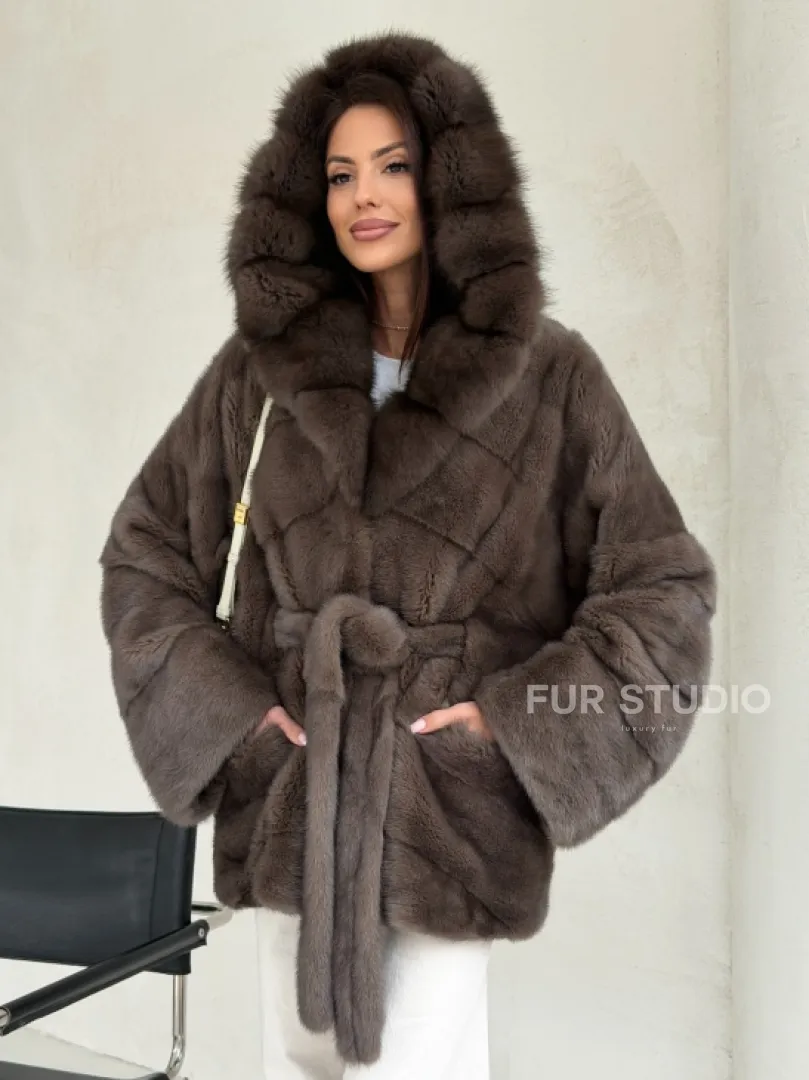 Меховой норковый полушубок с капюшоном куница