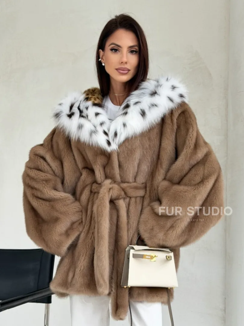 Шуба норковая пастель в роспуск с капюшоном под рысь