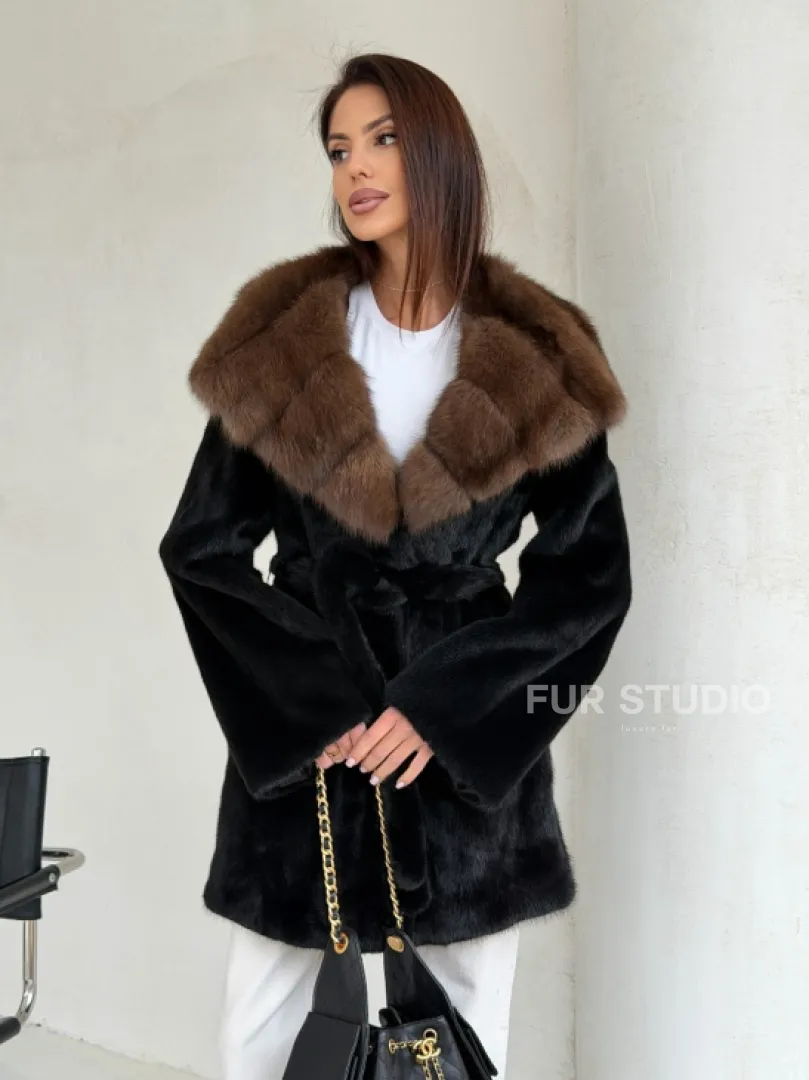 Черная шуба в роспуск с капюшоном соболь