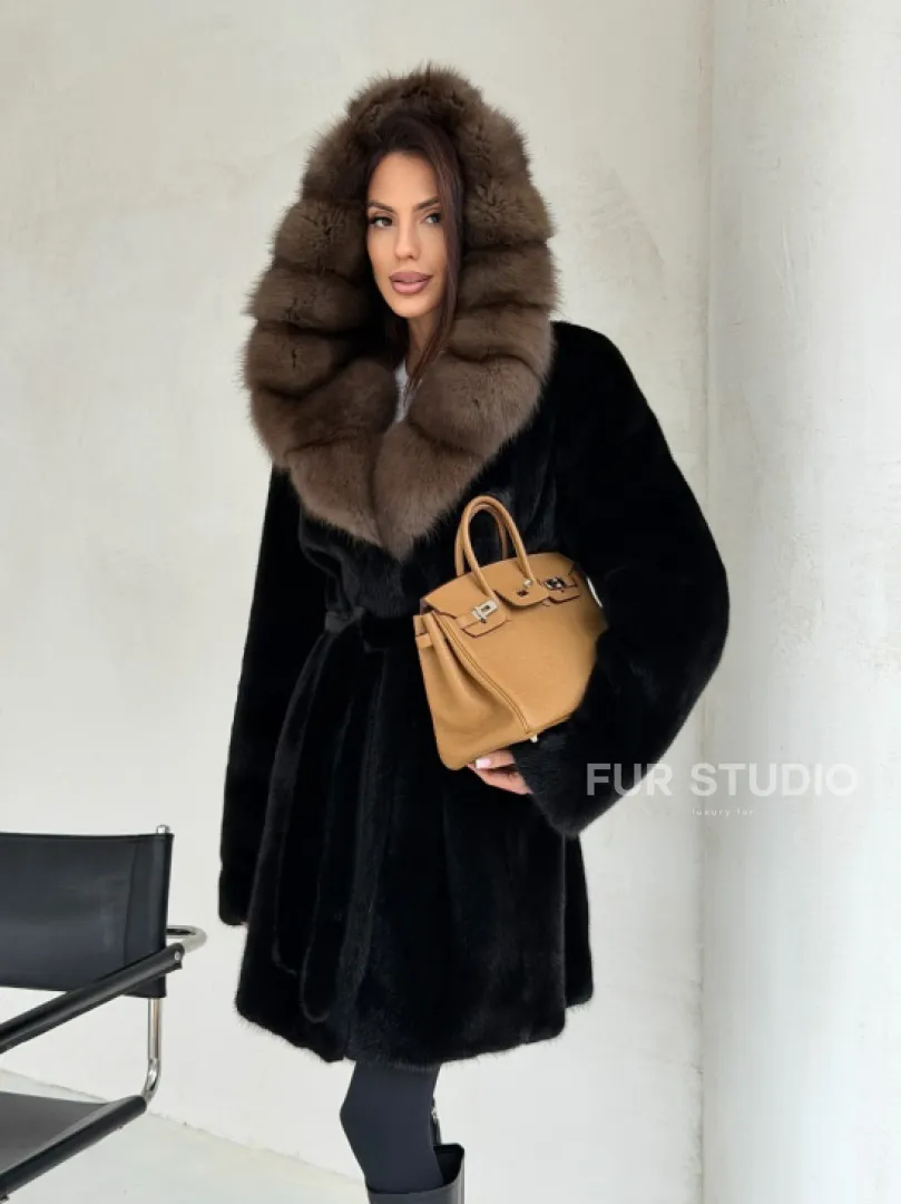 Черная норковая шуба средней длины - капюшон куница - фото 10