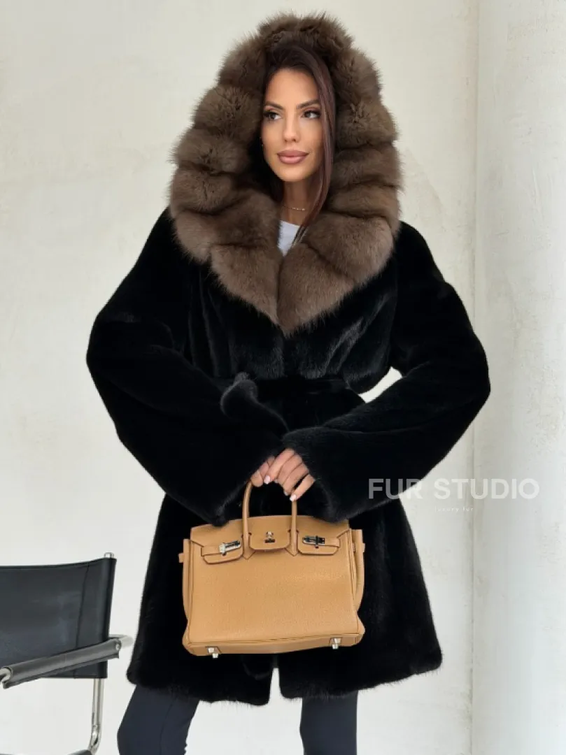 Черная норковая шуба средней длины - капюшон куница - фото 0