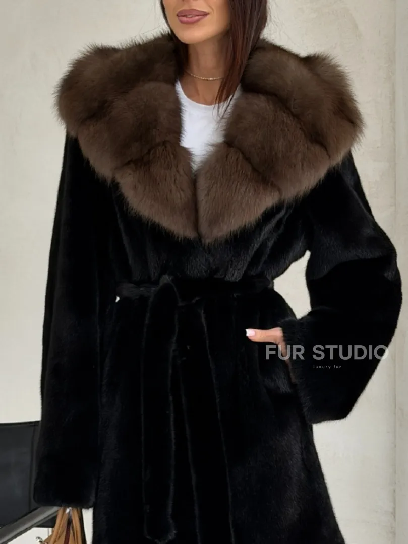 Черная норковая шуба средней длины - капюшон куница - фото 2