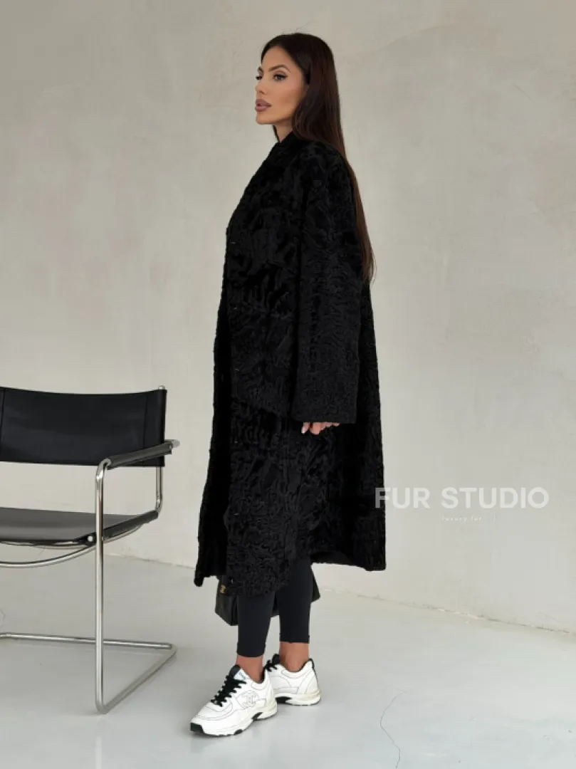 Черная шуба из каракуля