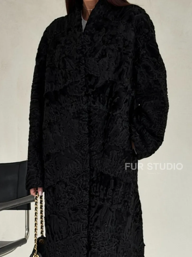 Черная шуба из каракуля