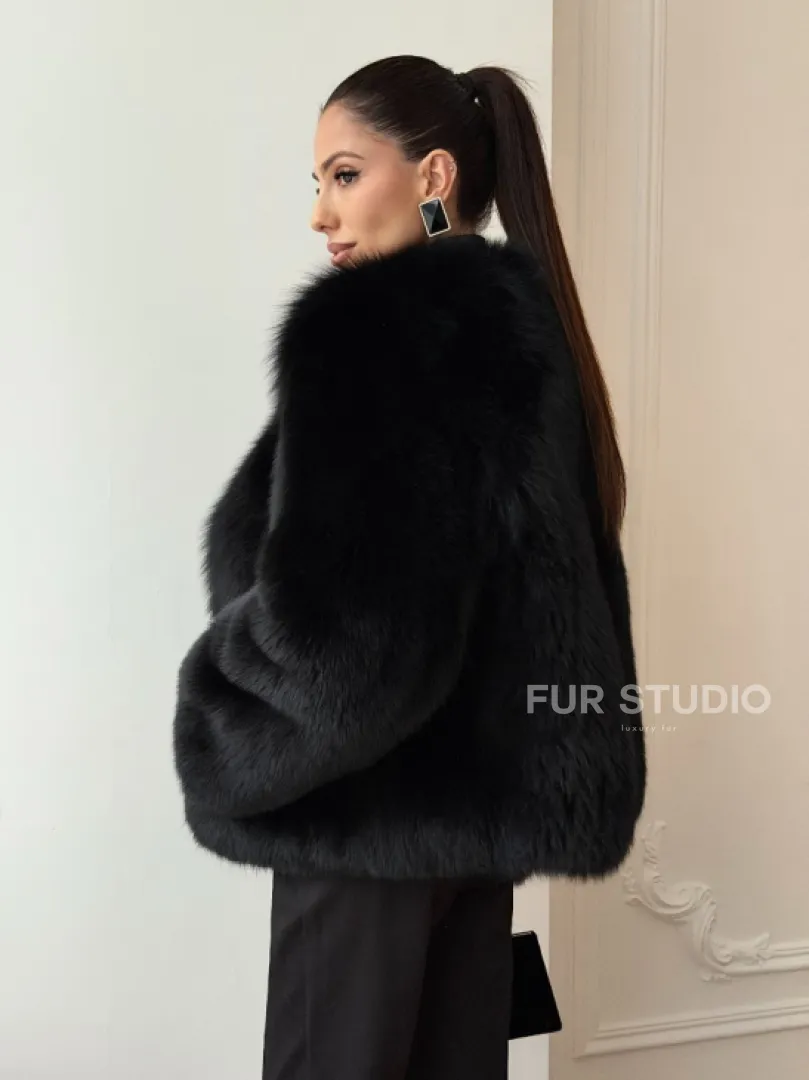 Черная короткая шуба из песца