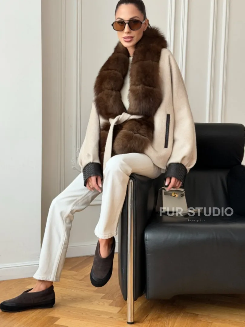 Женское шерстяное полупальто с мехом - фото 5