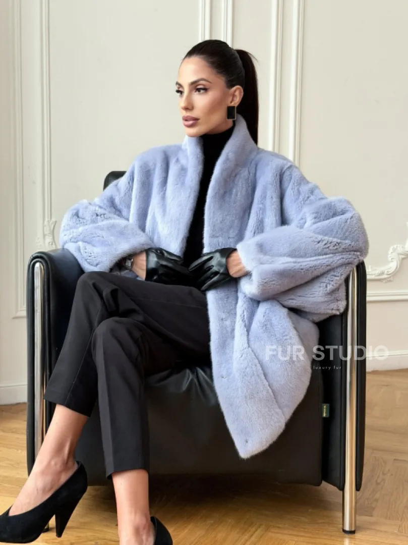 Голубой норковый полушубок - летучая мышь