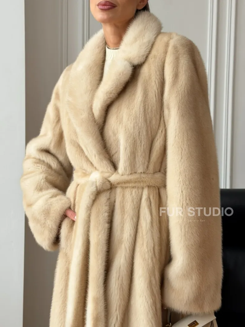 Длинная норковая шуба в натуральном цвете пастель