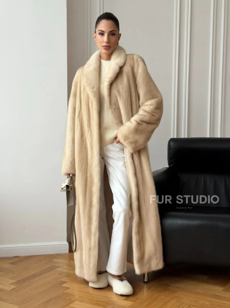 Длинная норковая шуба в натуральном цвете пастель - фото 8