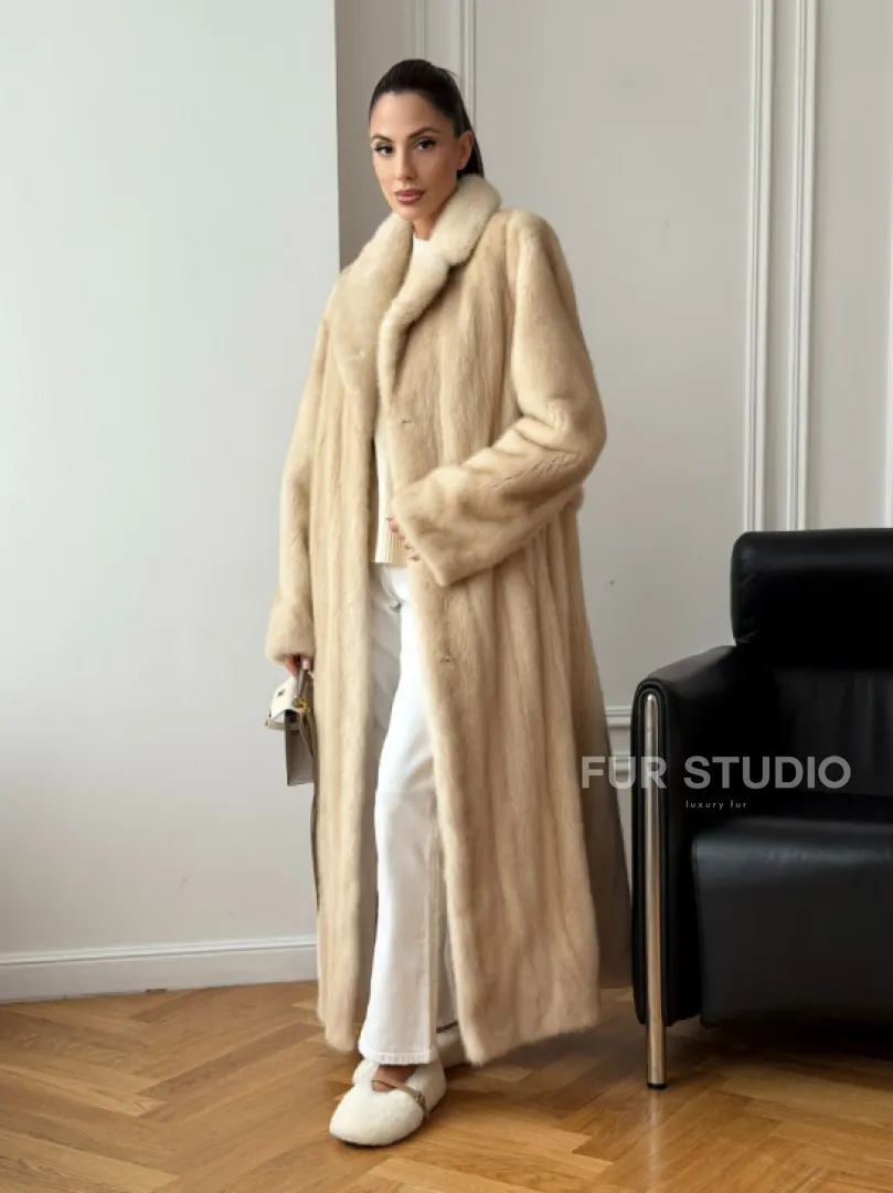 Длинная норковая шуба в натуральном цвете пастель - фото 11