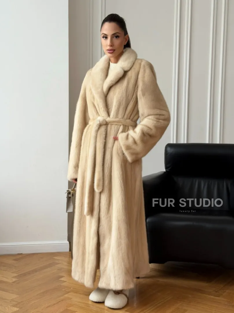 Длинная норковая шуба в натуральном цвете пастель